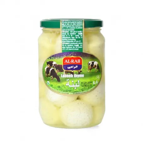 لبنة بالزعتر الراعي 725/425 غرام - Yahalla  ياهلا  ALRAII Dieses Produkt enthält Milch oder Milchderivate und kann bei Personen mit Milch- oder Laktoseallergie allergische Reaktionen hervorrufen. Bei bestehenden Allergien vorsichtig verwenden. Kühl und trocken lagern.