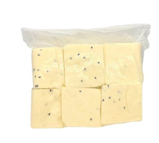 Gereifter Käse mit Schwarzkümmel